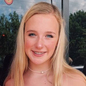 Meet your Posher, Abbey